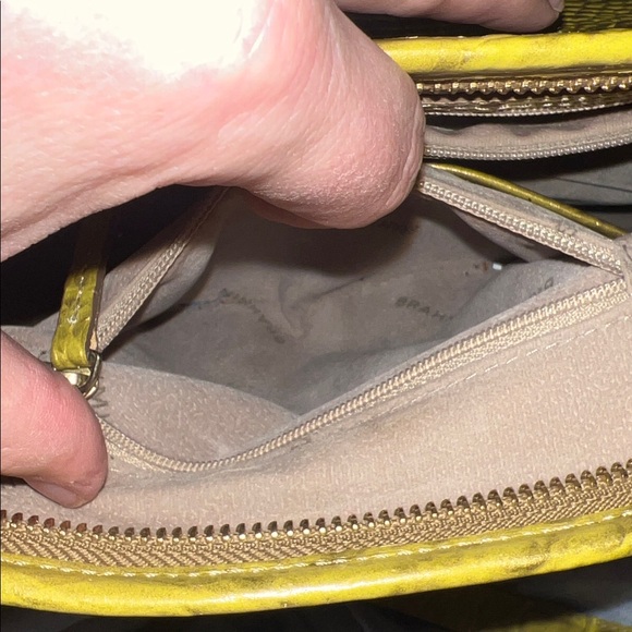 Brahmin Great condition! Hard to find! Lime Embossed medium Asher Tote 🔥🔥👀 - Picture 8 of 12
